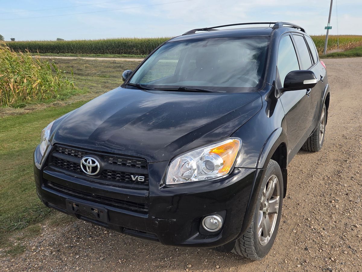 2010 Toyota RAV4 Sport - Photo 2