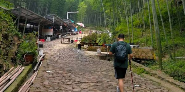 Yixing Mountain Hiking