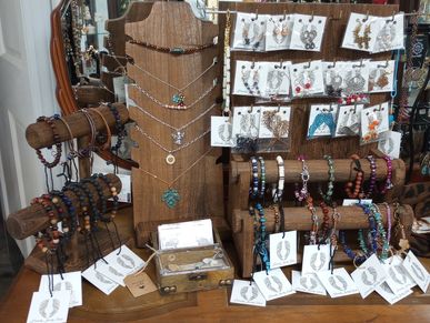 HEAVENLY JEWELRY TRADE
MENS & WOMENS HANDCRAFTED
