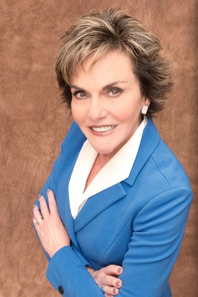 Keynote Speaker, Executive Speech Coach, Gwen Resick-Rennich, International Speaker 