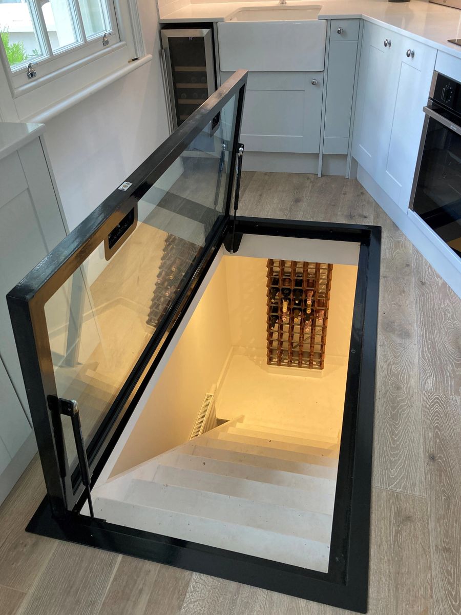 Hinged Glass Floor