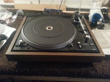 Dual turntables 