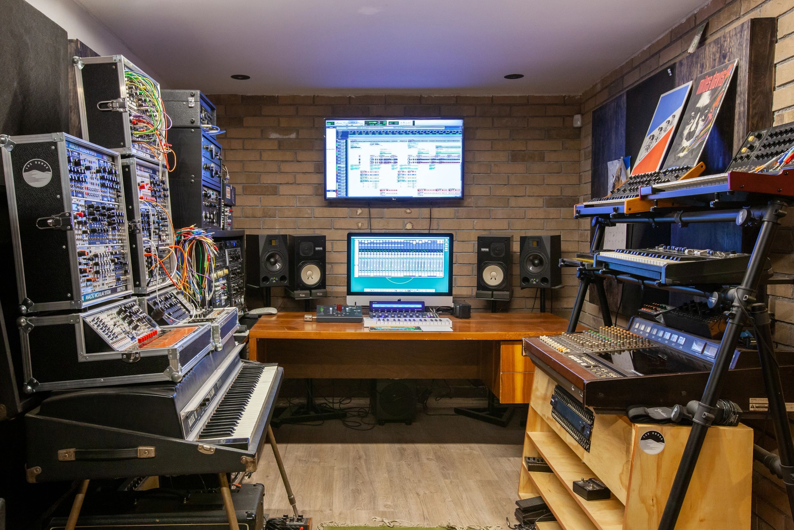 Real studio photo for Las Dunas