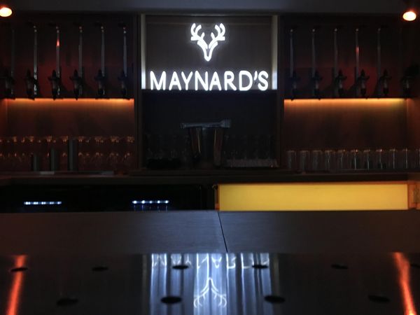 Mobile bar beer tray with MAYNARD’S logo reflecting off tray, mobile bar lit up orange leds 