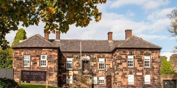 Image of the Castle at Halton pub