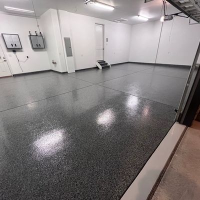 Dark Color Polyaspartic Flake Floor
