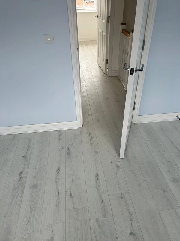 White laminate flooring