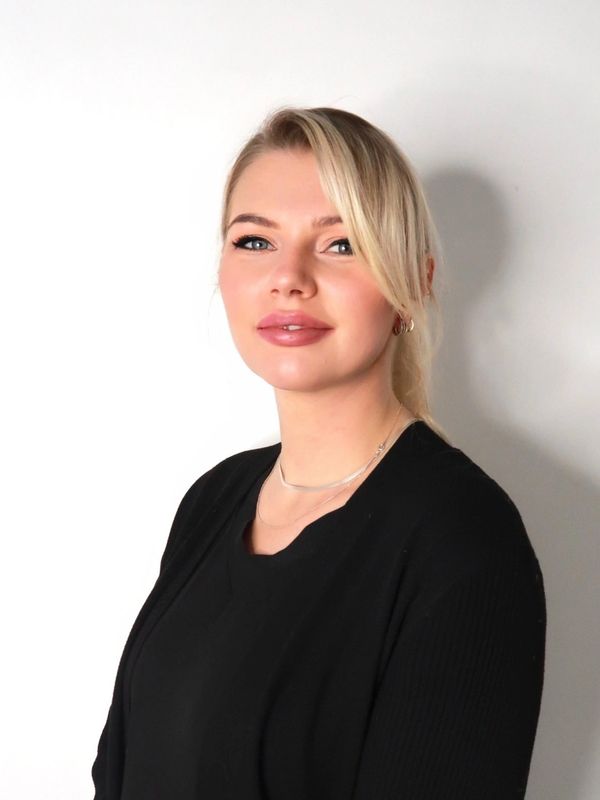 A professional beauty therapist based in Nottingham