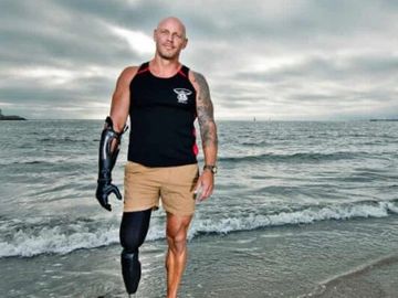 From Navy diver to shark attack survivor, Paul de Gelder tells a story of unimaginable grit.