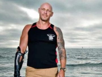 From Navy diver to shark attack survivor, Paul de Gelder tells a story of unimaginable grit.