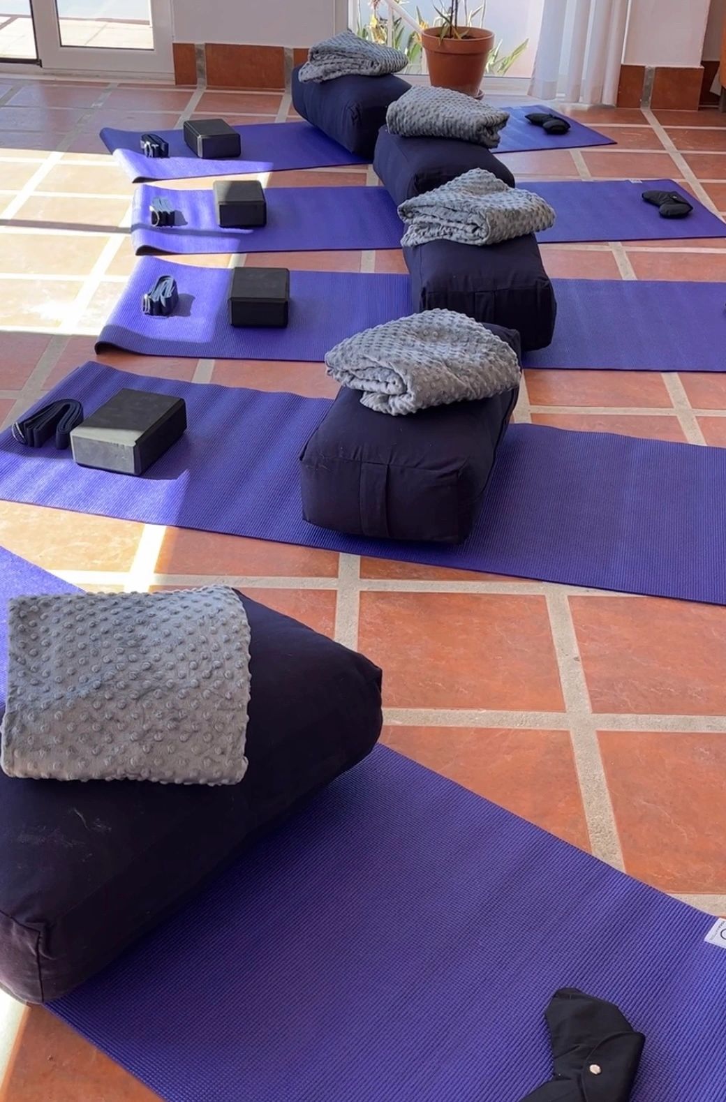 Rent 30 Yoga Mats in London (rent for £150.00 / day, £128.57 / week)