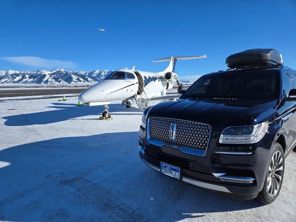 Bing Mountain Lincoln Navigator L Reserve on the tarmac at KBZN airport