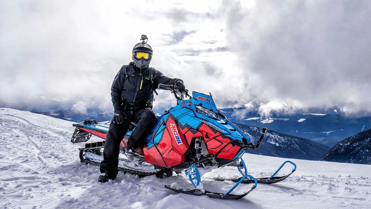 Snowmobile adventure outfitter near Yellowstone