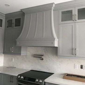 Upgraded cabinets and countertop give this kitchen a modern and luxurious feel.