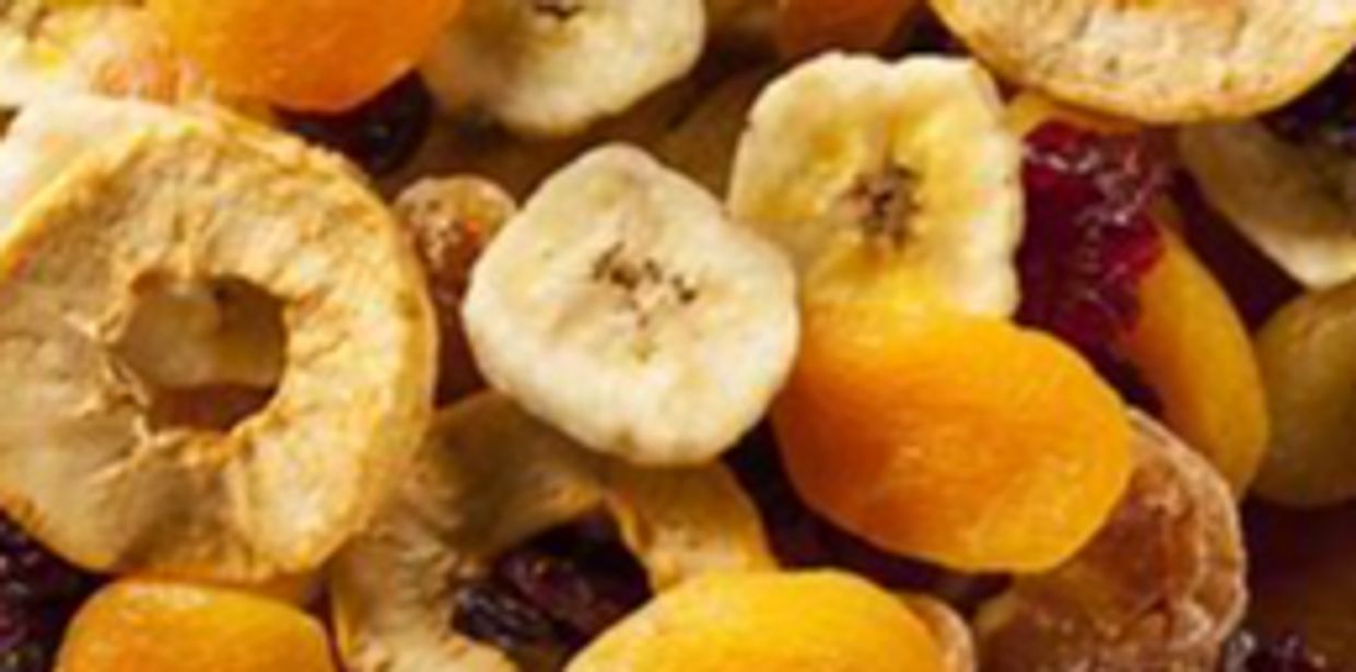 Vacuum dried fruits and vacuum dried vegetables
