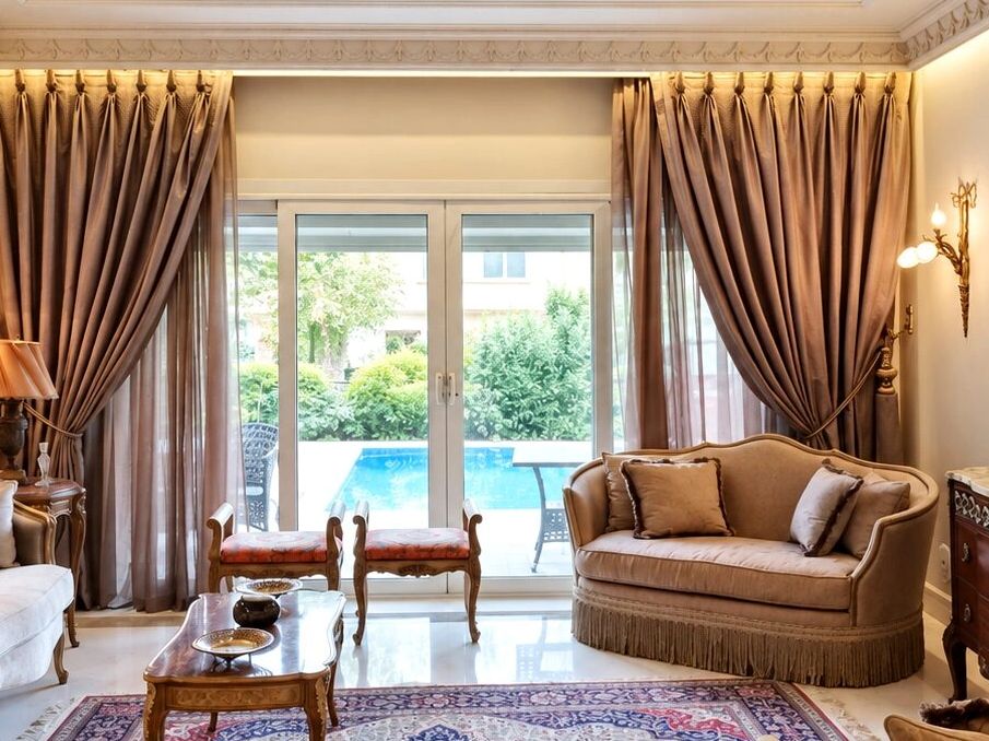 Classical salon opening onto the garden, Dyar Park — تصميم صالونات كلاسيك