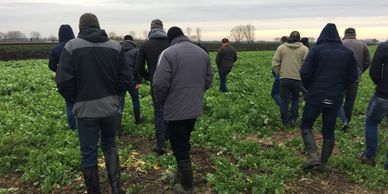 Gary Zimmer speaking to farmers about cover crops