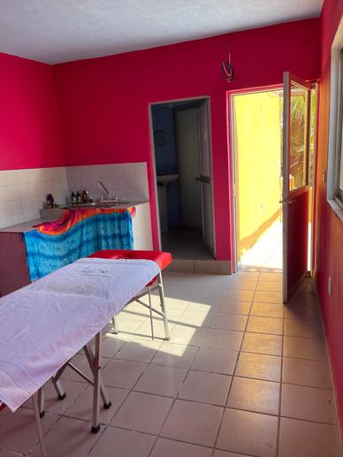 Master Deluxe Suite separate from Playa Casa
mini kitchen
Bathroom
Arch Angel Jophiel 
Magenta 