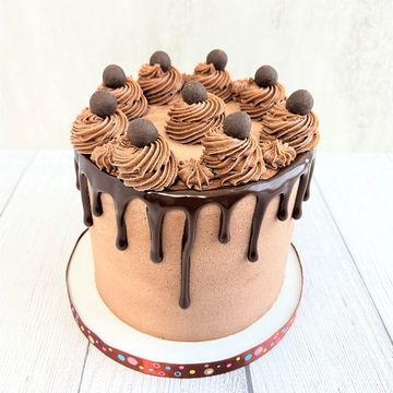 Sugar free. low carb chocolate cake