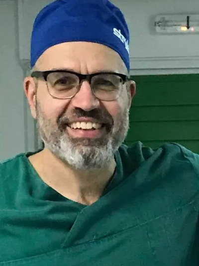 Christos Tsatsaronis in theaters after finishing an operation in a UK hospital 