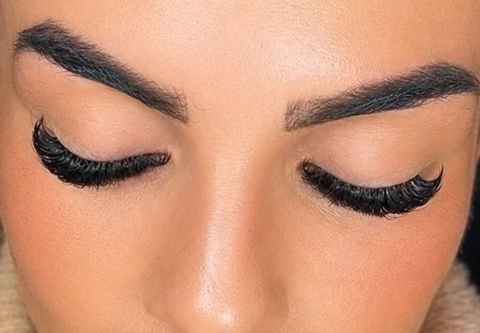 close up of professional lash extensions by shugarlashpro