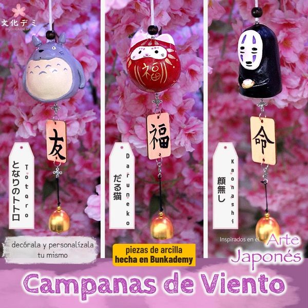 Campanas de viento con personajes japoneses hechos de arcilla, decorados y personalizados.