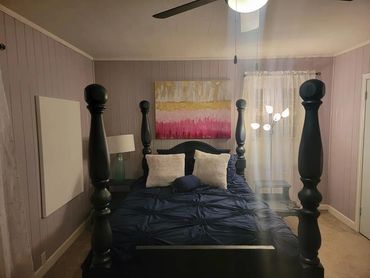 Bridal suite full size poster bed