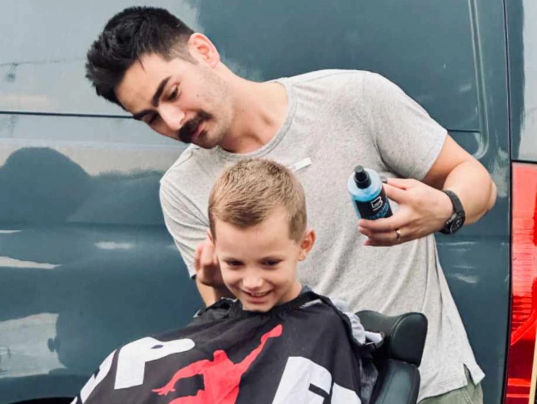 Barber Jordan Covington Barber at Billy B's Barbershop, image size:1080x812