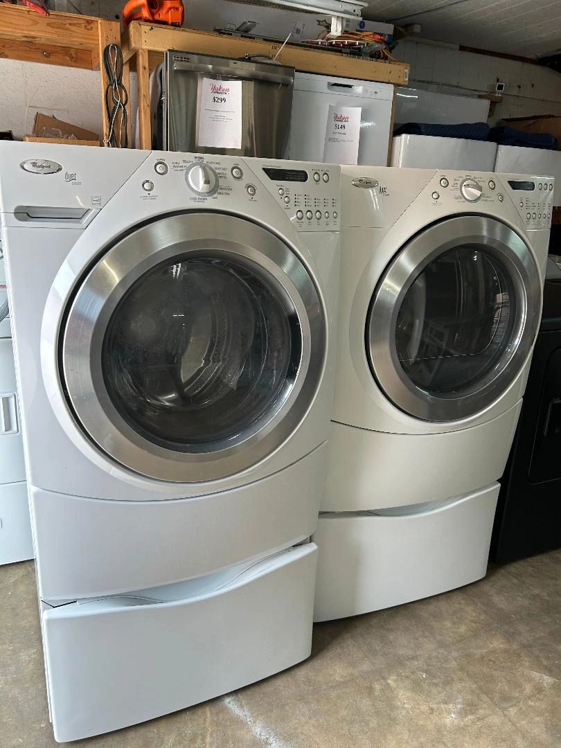 Whirlpool Duet Steam FrontLoad SteamWasher and Dryer with Pedestals