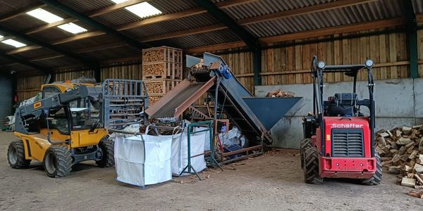 Cleaning and bagging of logs.