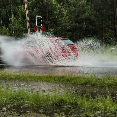 Discusses how JUMBO BLOCK® systems help cities adapt to changing climate conditions.