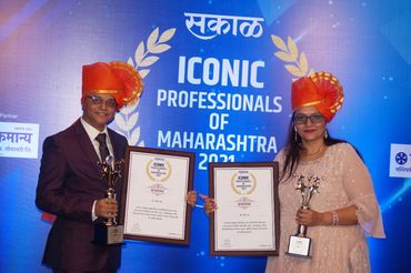 DR MANOJ SHAH AND DR DEEPA SHAH RECEPIENT OF SAKAL ICONIC PROFESSIONAL OF MAHARASHTRA 2021