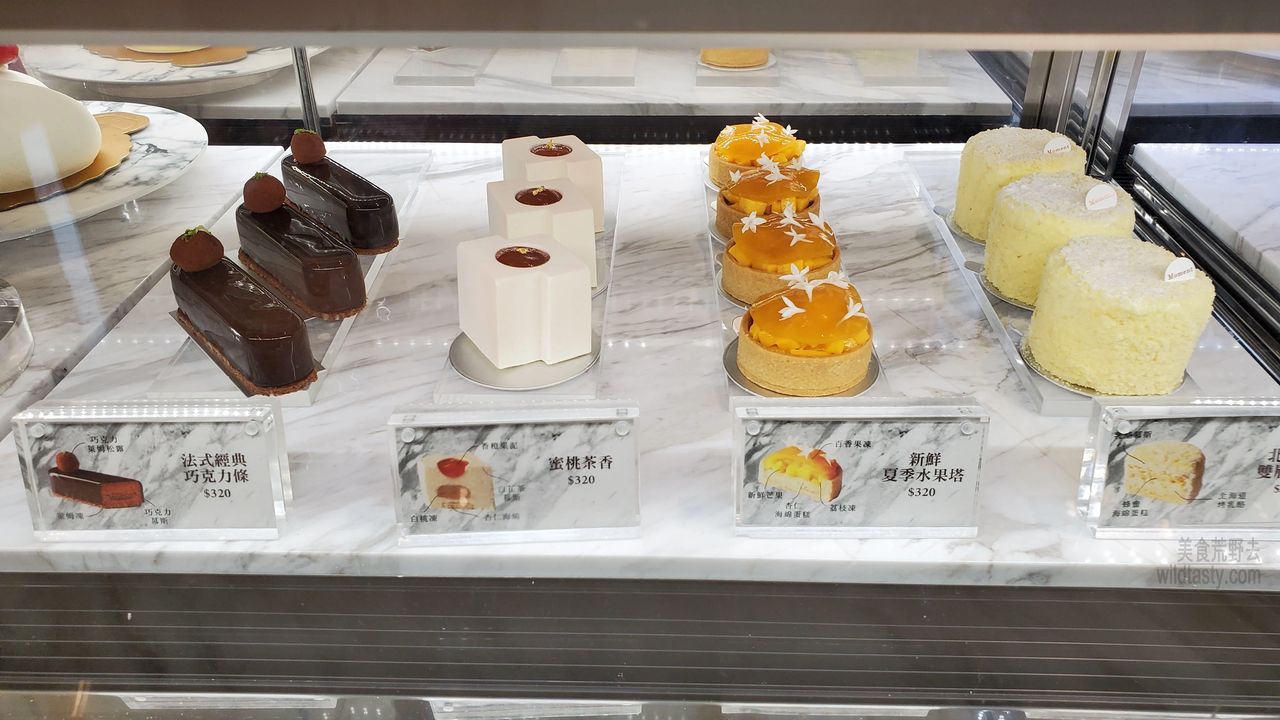 法式經典巧克力條，蜜桃茶香，新鮮夏季水果塔，北海道雙層乳酪蛋糕，Moment cafe & bakery，美福大飯店蛋糕