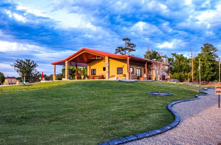 East Fork RV Resort RV park in Cleveland, TX (photo 2)