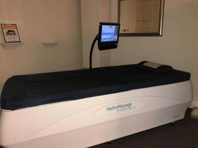 Hydrotherapy massage bed