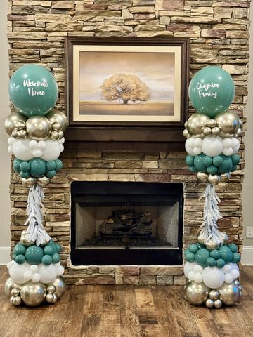 Welcome Home balloon towers designed for realtors—perfect for client closings or eye-catching open h