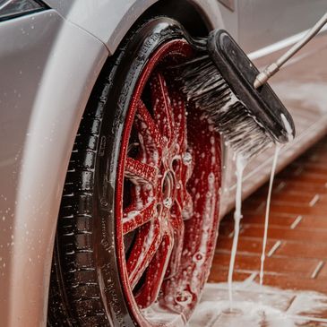 Rim and Tyre cleaning with a soft brush