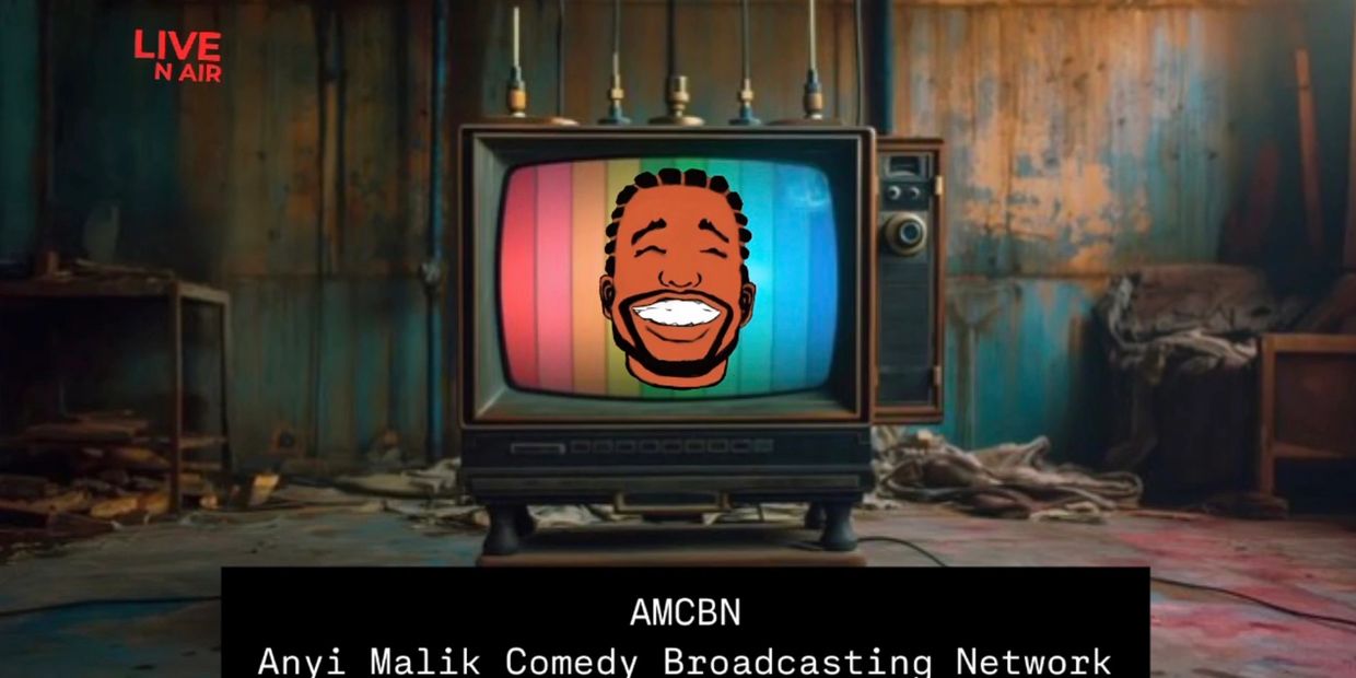 Retro TV showing a smiling cartoon face.