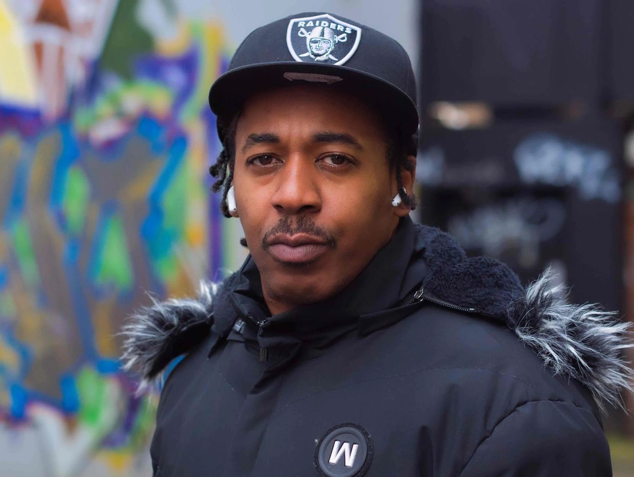 West London Photography services for stunning portraits & professional headshots by Flash Spacey 