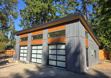 New custom built garage 