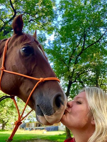 kissing a horse dancer horse first farm cassandra johnson grazing gratitude love horses