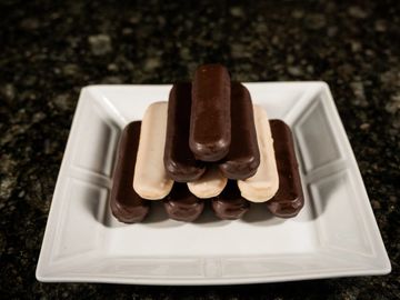 Cuban chocolate cake filled with sweet cream.