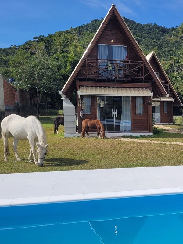 Estamos localizados em Penha-SC em uma área de 12.000m2, há 1.2km do Parque Beto Carrero e perto de 