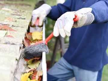GUTTER CLEANING
GEAUGA MAINTENANCE
SOLON OHIO