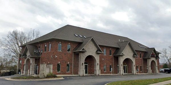 Image of a large two story veterinary office building in Cary, IL.