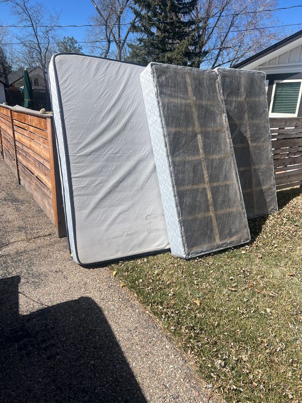 Mattress and box spring pick up