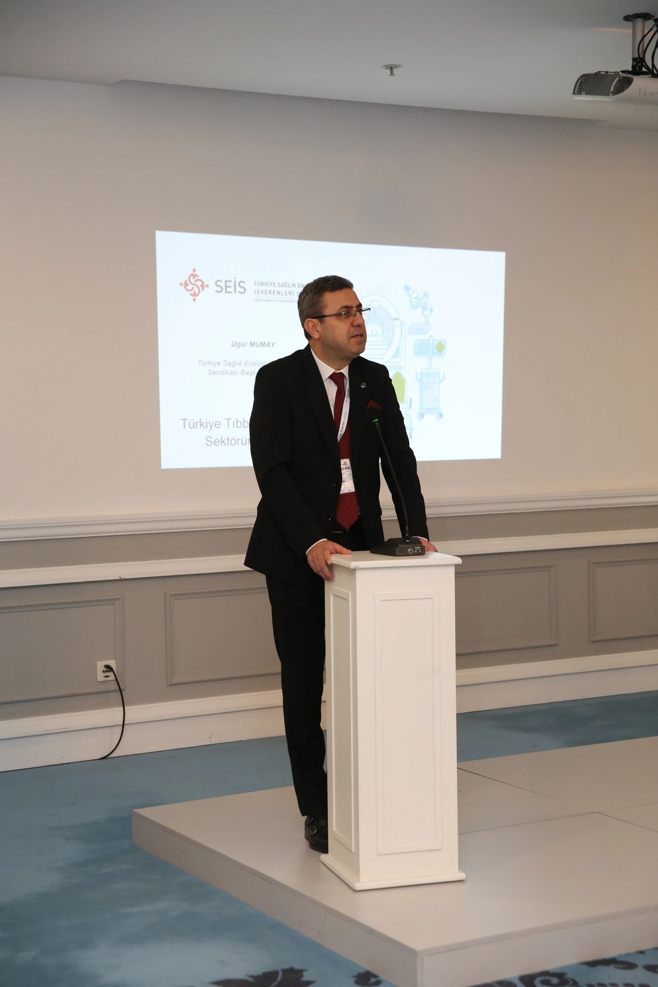 Uğur Mumay, seis, isek