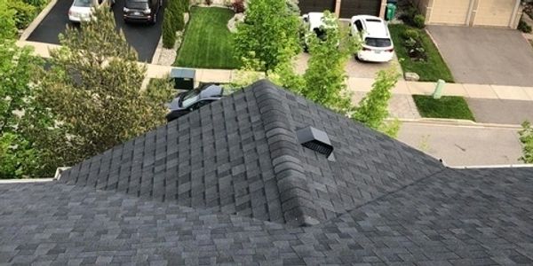 Roofer in Calgary