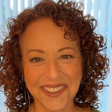 Meet Your Curldresser