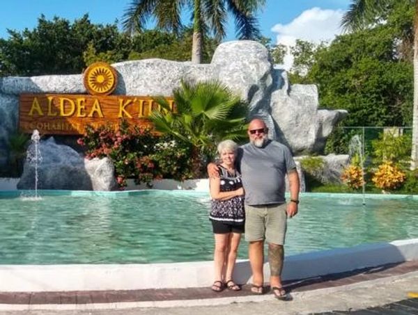 Happy clients of Reef Realty Puerto Morelos.